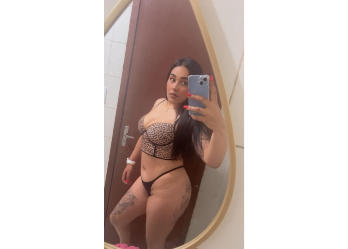 Cleo Sayuri, deliciosa morena oriental