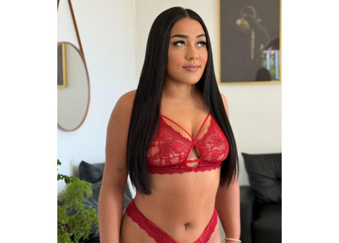 Cleo Sayuri, deliciosa morena oriental Cleo Sayuri, deliciosa morena oriental