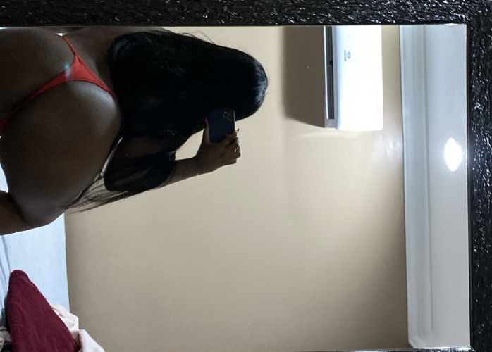 Pretinha carioquinha da sentada gostosa 
