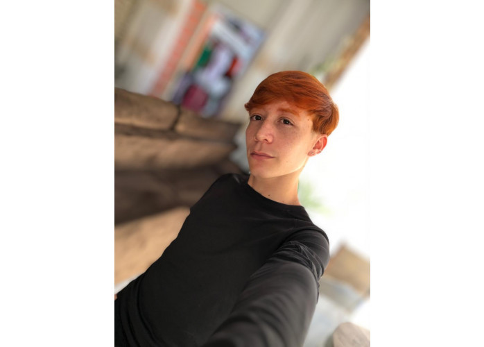Novinho ruivo pronto para te satisfazer 