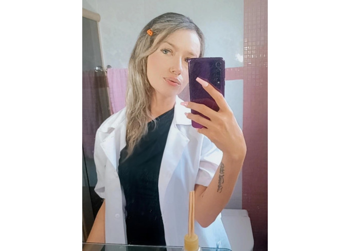 duas amiguinhas, trans feminina siliconada  e loirinha massoterapeuta juntas  c local particular 