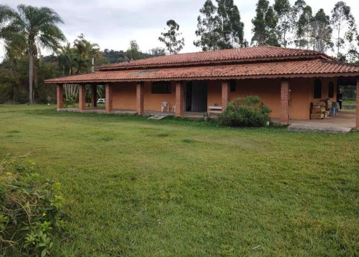 🌿 CHÁCARA ESPETACULAR À VENDA EM ATIBAIA/SP – 5.000 m² de Puro Encanto!  