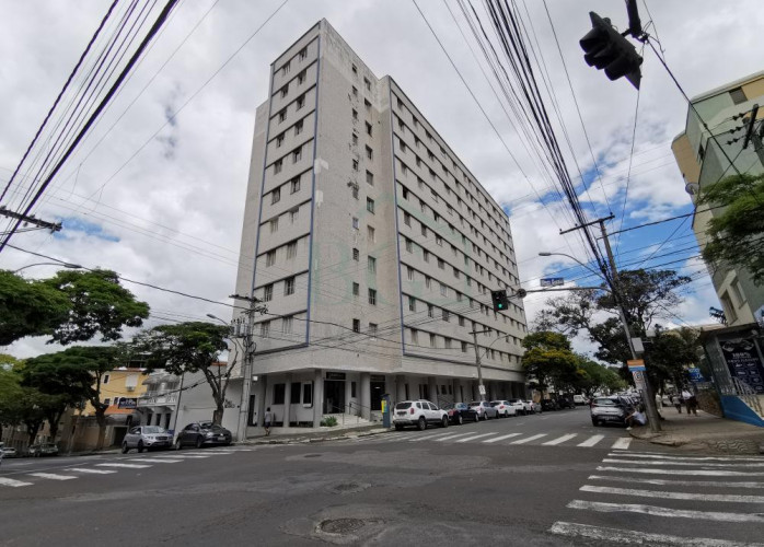 Apartamento à venda, Centro de Poços de Caldas MG. Edifício Ouro Branco. R$300.000,00.