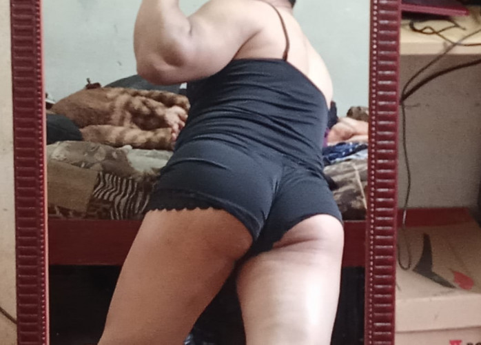 Bissexual passivo gosto de homens e mulheres de mais idade 