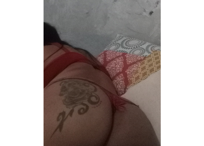 Gordelicinha com mãos de fadas massageando seu corpo todo