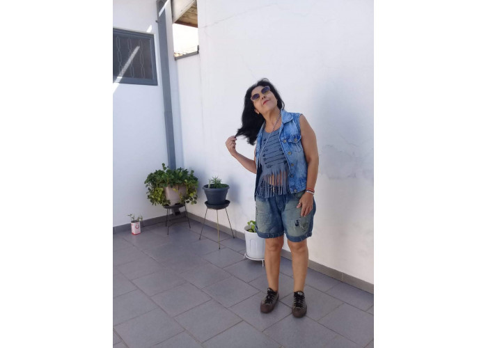 mulher bissexual procura mulher para relacionamento  para juntas vivermos uma união harmoniosa