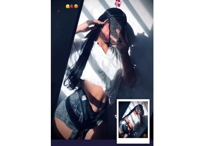 Laurinha 🔥 Ninfeta cavala te esperando pra mete gostoso 😋  vem comigo 😈