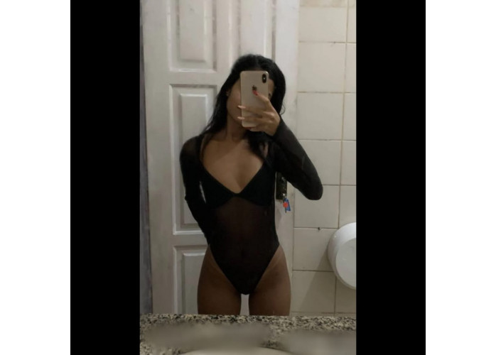 Disponível hoje! Com local, em motel, no carro. Só chamar e vir me conhecer melhor 