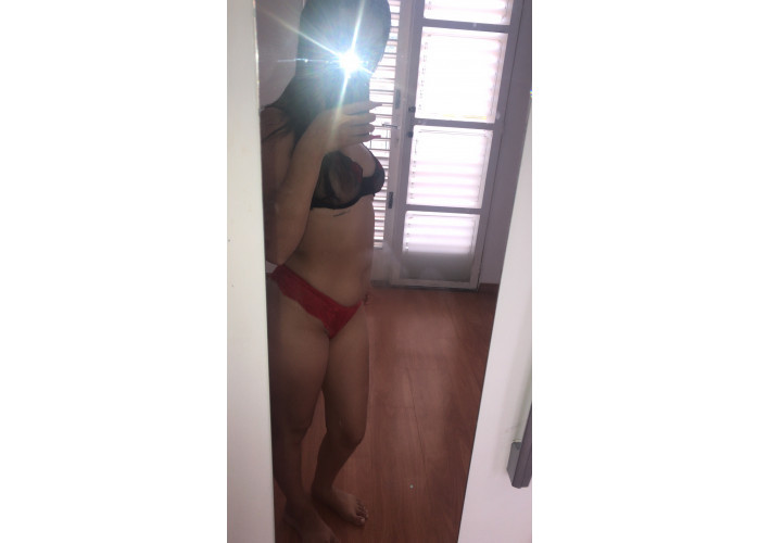 Novinha com a buceta apertadinha na vila Assis 