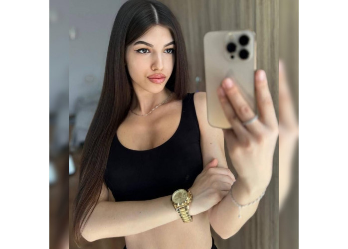 GATA TOP SEM FRESCURA GARGANTA PROFUNDA É BUCETA DE MEL TENHO AMIGAS