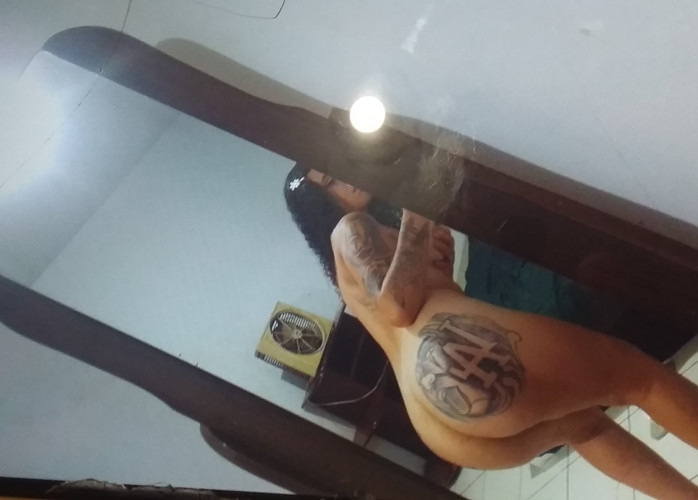 Vem gozar gostoso na bundona e peitao Vem gozar gostoso na bundona e peitao