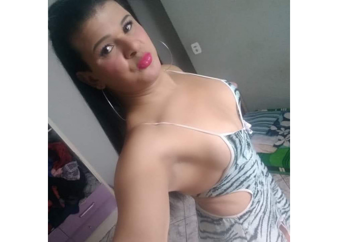 Trans  morena flor ativa e passiva 