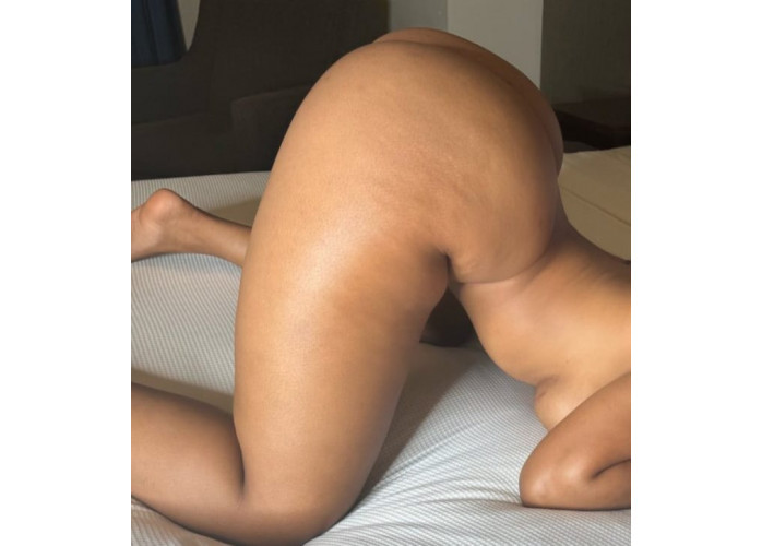 AMO SER CHUPADA E LAMBIDA E MASTURBAR UM CACETE BEM DURO ATÉ SAIR LEITE NO MEU CORPO