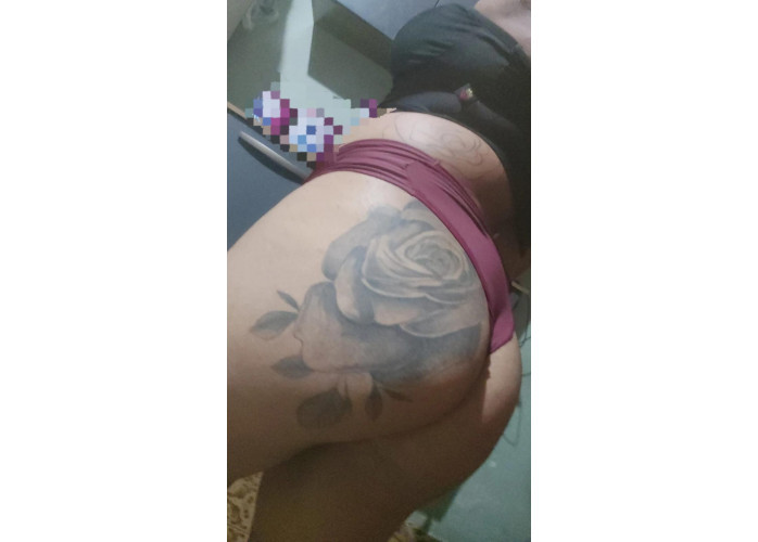 Nifetinha gordinha morena tatuada Nifetinha gordinha morena tatuada